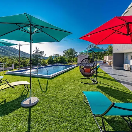 4 Bedroom Beautiful In Prgomet Labin (Dalmatia)