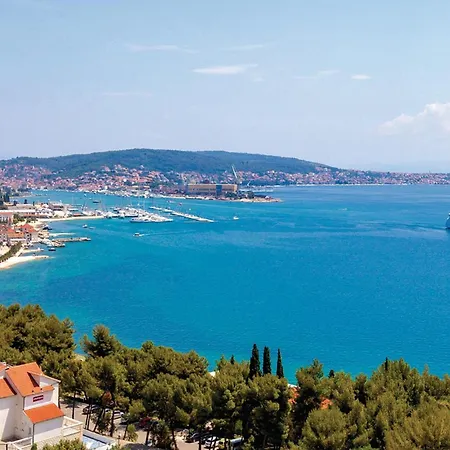 Semesterbostad 4 Bedroom Beautiful In Prgomet Labin (Dalmatia)