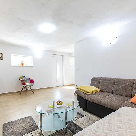 Amazing In Prgomet With Wifi Labin (Dalmatia)