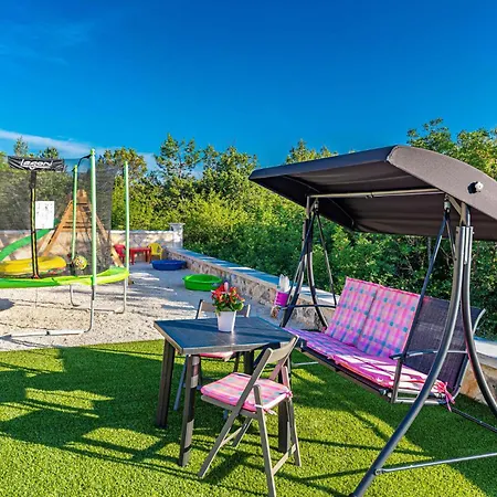 Amazing In Prgomet With Wifi Vikendica Labin (Dalmatia)