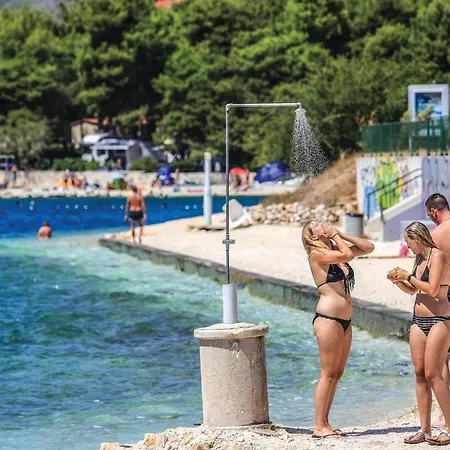 4 Bedroom Beautiful In Prgomet Labin (Dalmatia)